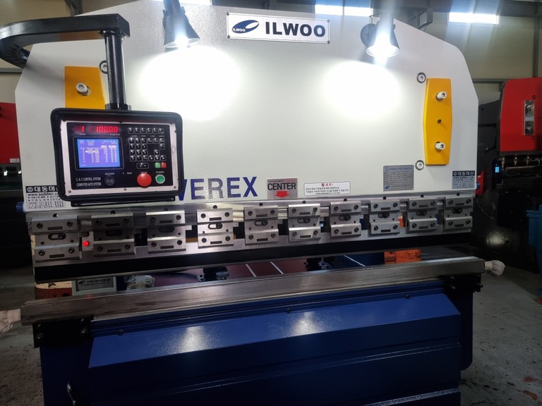 7자 3.2T 절곡기 일우기계
